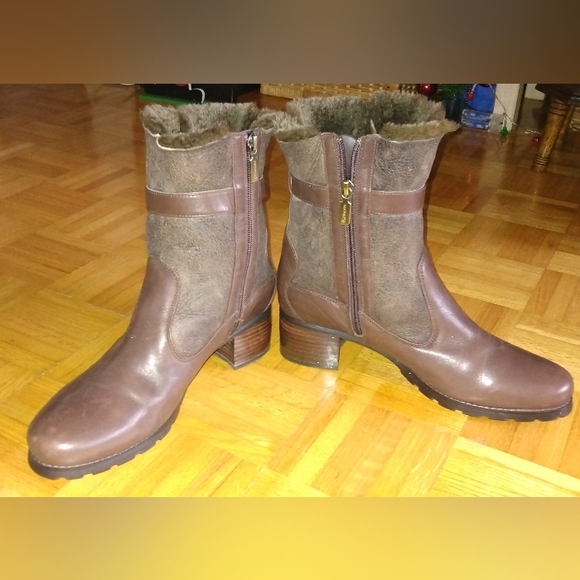 Blondie Mid Calf Womens Brown Leather Boots with real sheep Fur Lining - Picture 2 of 8